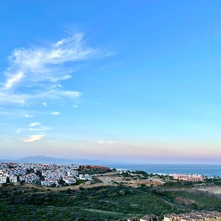 Top Sea View Apartment - 7 Minutes To Sotogrande Castillo de Sabinillas Zewnętrze zdjęcie