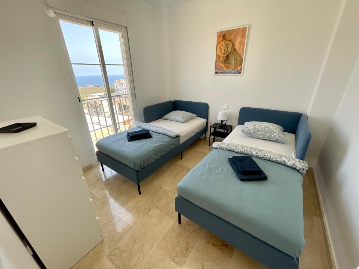 Top Sea View Apartment - 7 Minutes To Sotogrande Castillo de Sabinillas Zewnętrze zdjęcie